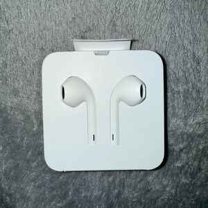 Apple White Wired Earbuds